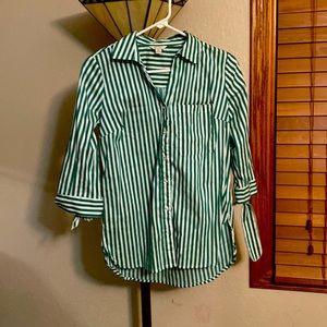 Cato 3/4 sleeve dress shirt with bows on sleeves